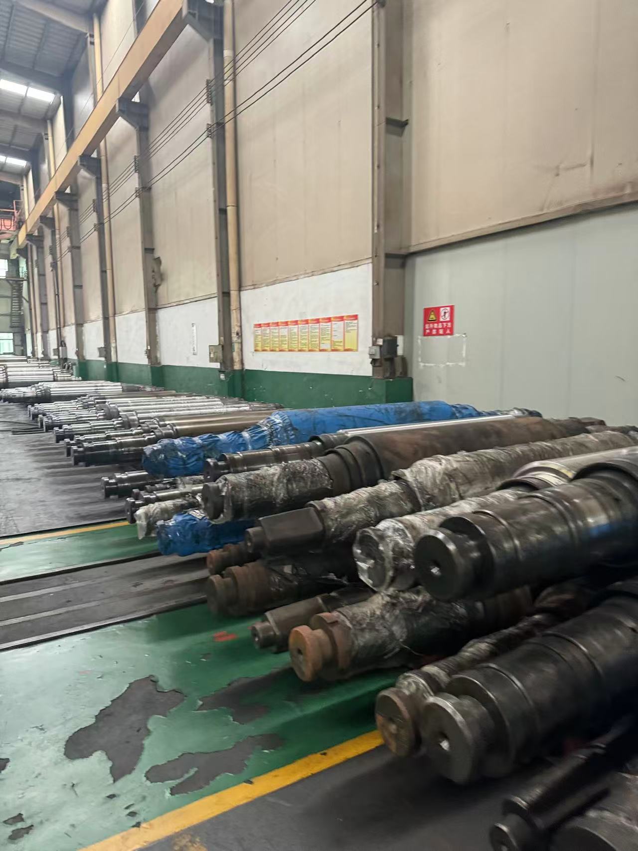 Steel rolling process measures for improving the service life of rolls