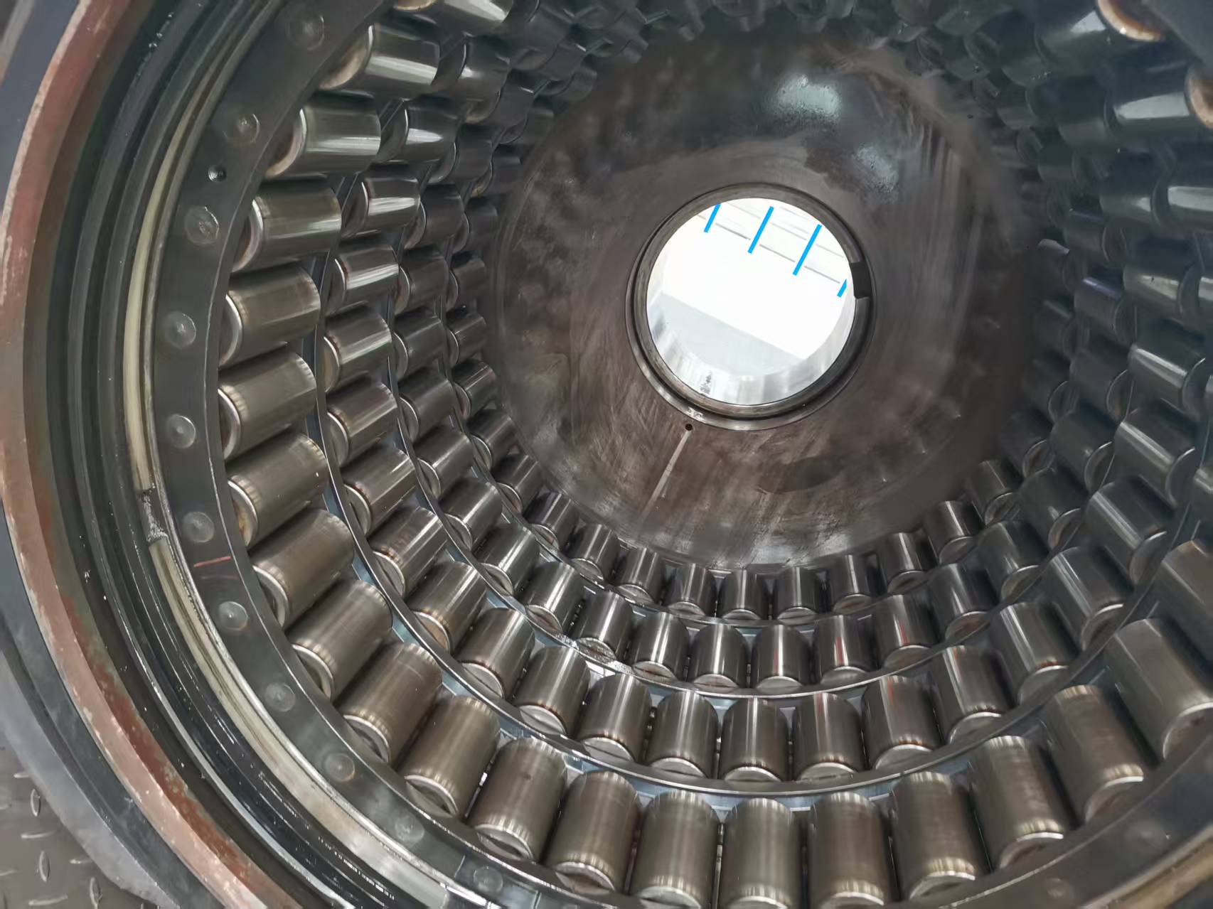 Defect control of stainless steel cold rolling process products for Senjimir 20-high rolling mill