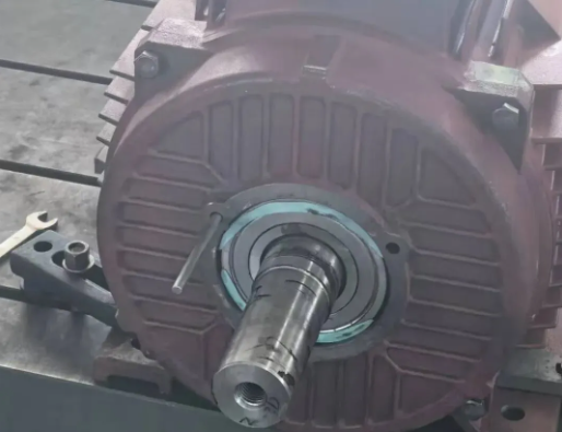 Several practical cases of bearing noise treatment